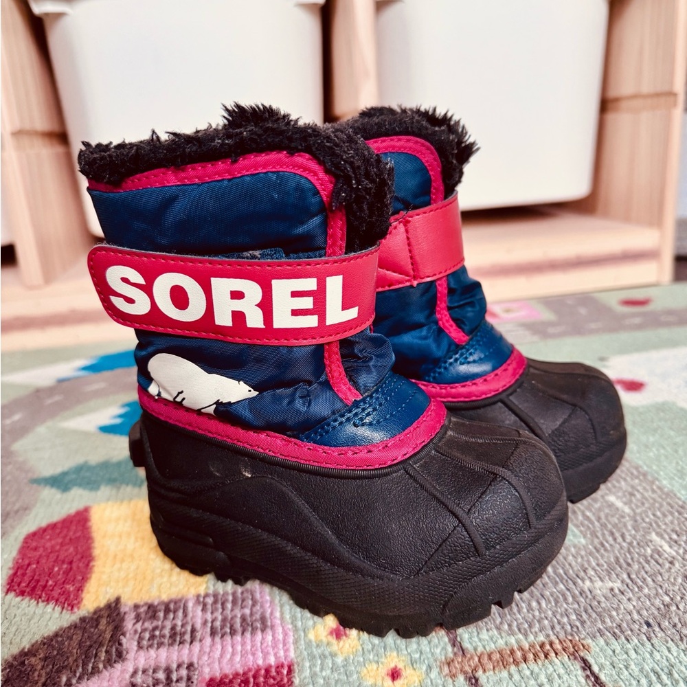 Sorel Kids' Navy and Black Winter Boots